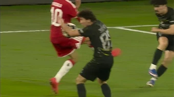 Hai tình huống gây tranh cãi dữ dội khi PSG vào chung kết Champions League