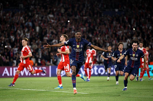 Hai yếu tố khiến kế hoạch của Kompany phá sản trước PSG Hai yếu tố khiến kế hoạch của Kompany phá sản trước PSG