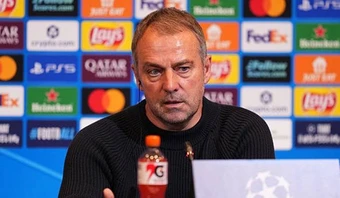 Hansi Flick không hiểu VAR làm gì sau thất bại trước Atletico
