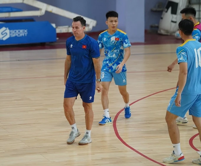 HLV Diego Giustozzi nói gì khi Hồ Văn Ý trở lại ĐT futsal Việt Nam? HLV Diego Giustozzi nói gì khi Hồ Văn Ý trở lại ĐT futsal Việt Nam?