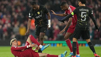 Hugo Ekitike chấn thương đáng lo ở trận Liverpool vs PSG
