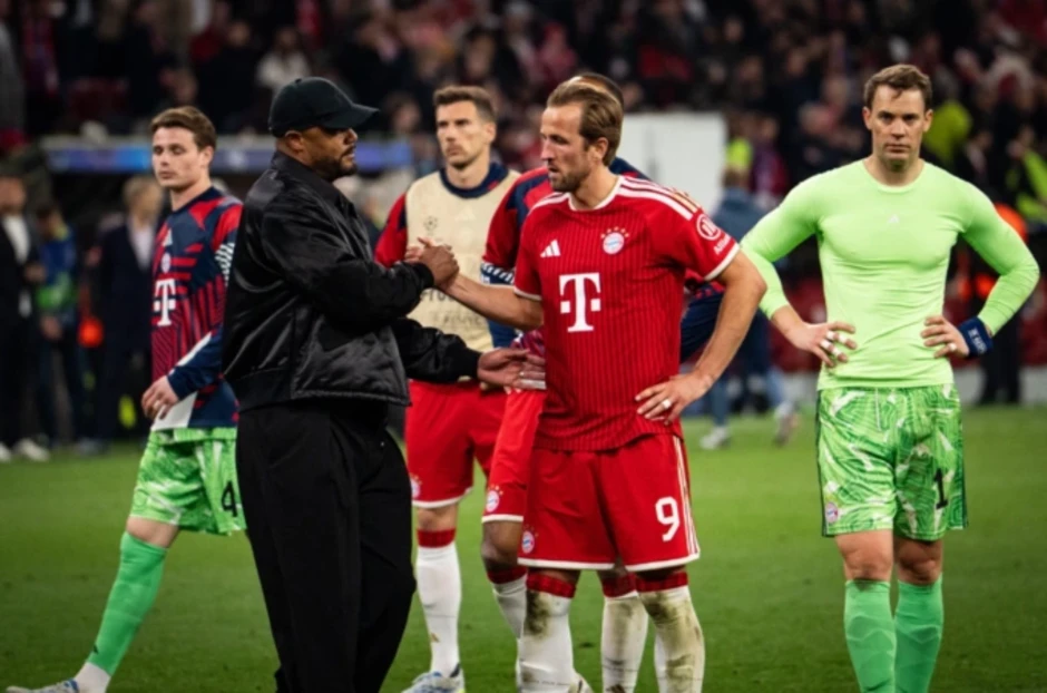 Kahn chỉ ra điểm yếu chí mạng của Bayern dưới thời Kompany Kahn chỉ ra điểm yếu chí mạng của Bayern dưới thời Kompany