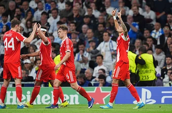 Khác biệt Arsenal, lối đá rực lửa đưa Bayern lên đỉnh cao