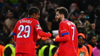 Kvaratskhelia – Barcola: Đôi cánh đưa PSG bay vào tứ kết Champions League