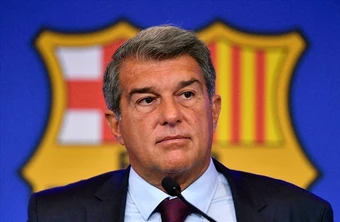 Laporta tố trọng tài và VAR khiến Barca bị loại