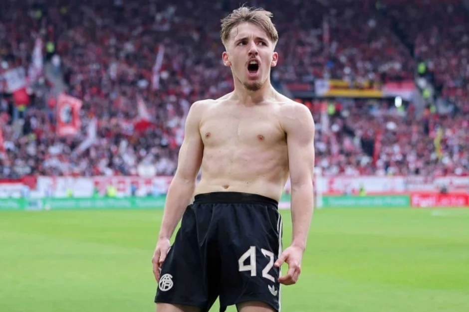 Lennart Karl - cậu bé nhặt bóng thành thần đồng Bayern
