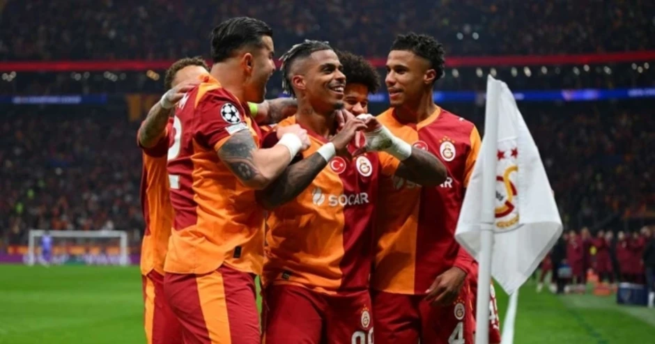 Liverpool thất bại ở lượt đi vòng 1/8 Champions League