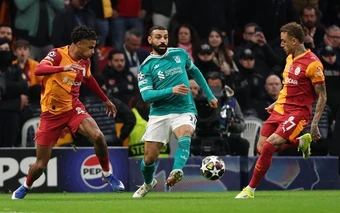 Liverpool thua lượt đi vòng 1/8 Champions League