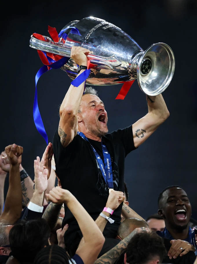 Luis Enrique lập 1 loạt kỷ lục ở Champions League Luis Enrique lập 1 loạt kỷ lục ở Champions League