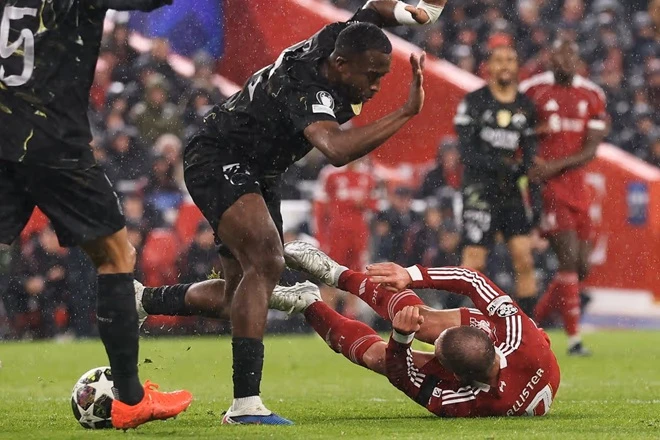 Mac Allister xứng đáng mất suất đá chính sau trận thua PSG Mac Allister xứng đáng mất suất đá chính sau trận thua PSG