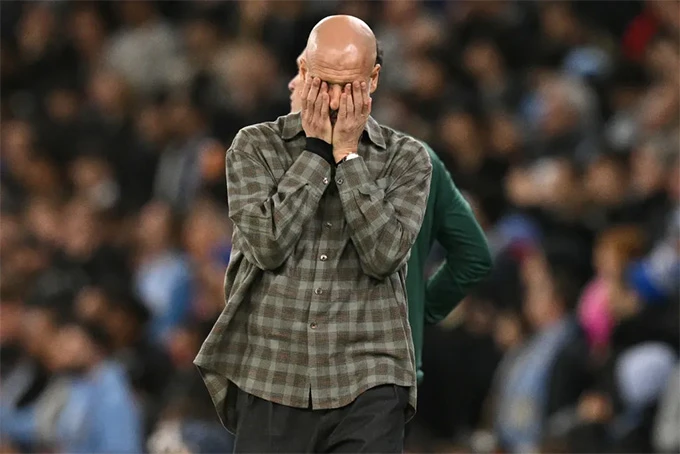 Man City thua ngay từ… chiếc áo gây tranh cãi của Pep Guardiola! Man City thua ngay từ… chiếc áo gây tranh cãi của Pep Guardiola!