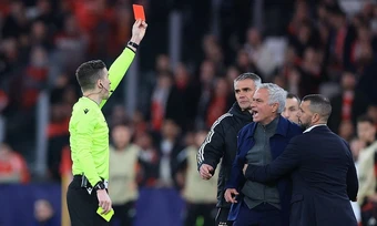 Mourinho đánh lừa truyền thông khi cùng Benfica đấu Real