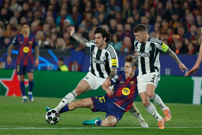 Newcastle thiệt đơn thiệt kép sau thất bại trước Barca ở Champions League