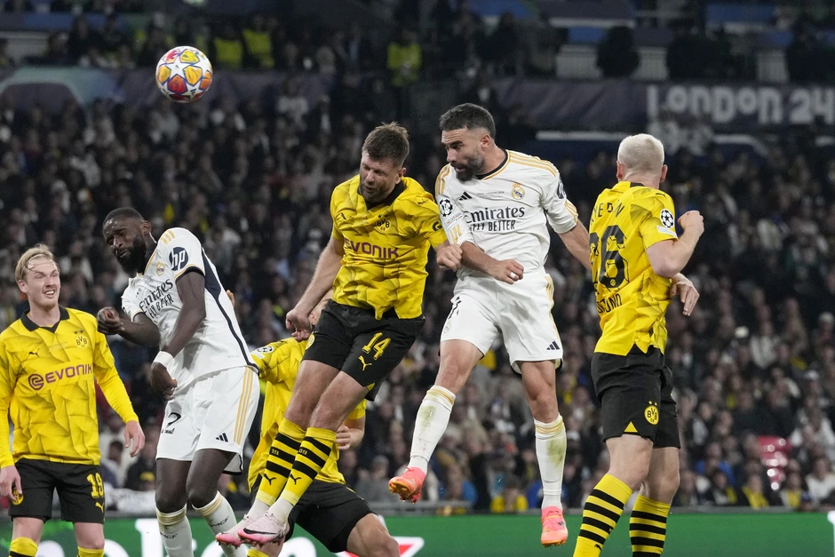 Ngày này năm xưa: Khúc vĩ thanh định mệnh của Kroos và Reus Ngày này năm xưa: Khúc vĩ thanh định mệnh của Kroos và Reus