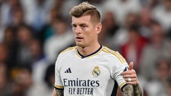 Ngày này năm xưa: Khúc vĩ thanh định mệnh của Kroos và Reus