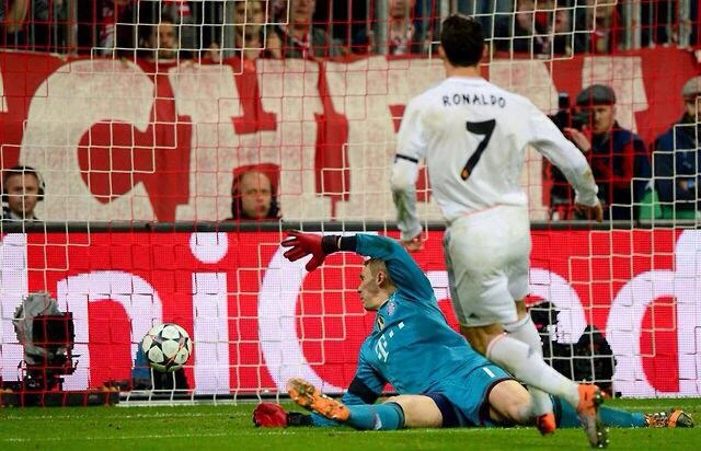 Ngày này năm xưa: Ronaldo phá kỷ lục trong đêm Bayern thảm bại