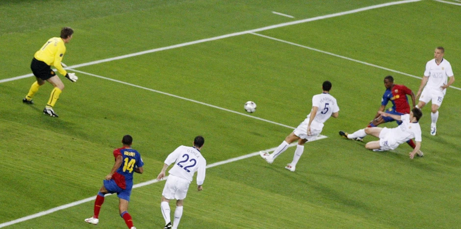 Ngày này năm xưa: Trận thua tâm phục khẩu phục của Sir Alex trước Barca
