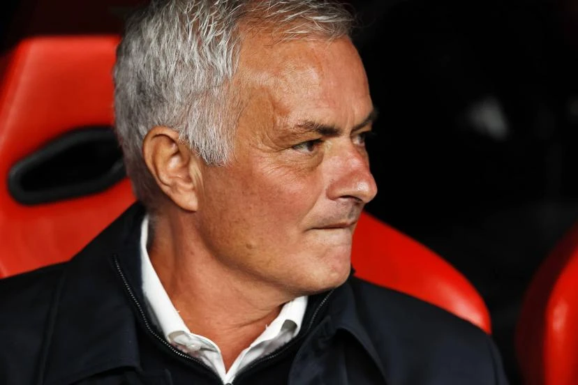 Nghệ thuật đỗ xe buýt và kiệt tác sinh tồn của Jose Mourinho Nghệ thuật đỗ xe buýt và kiệt tác sinh tồn của Jose Mourinho