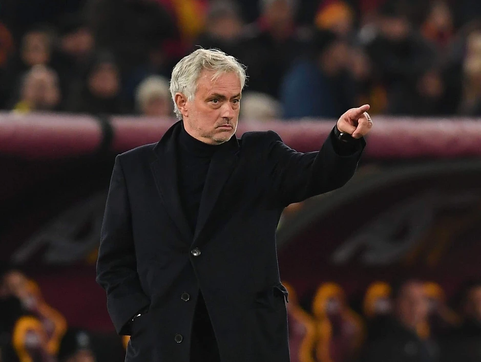 Nghệ thuật đỗ xe buýt và kiệt tác sinh tồn của Jose Mourinho Nghệ thuật đỗ xe buýt và kiệt tác sinh tồn của Jose Mourinho