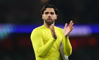 Nghệ thuật làm chủ nhịp độ của Raya cứu nguy cho Arsenal