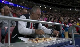 Người đàn ông bánh mì chiếm sóng trận bán kết Champions League