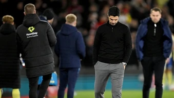 Paul Scholes nghi ngờ bản lĩnh vô địch của Arsenal