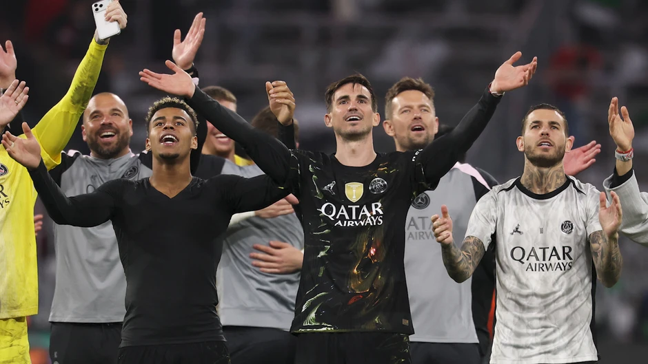 Phía sau quyết định đưa 600 nhân viên đi chung kết của PSG Phía sau quyết định đưa 600 nhân viên đi chung kết của PSG