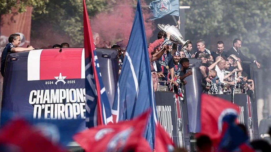 Phía sau quyết định đưa 600 nhân viên đi chung kết của PSG Phía sau quyết định đưa 600 nhân viên đi chung kết của PSG
