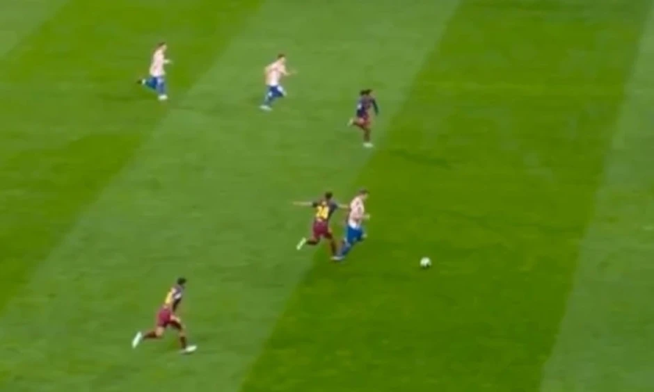 Raphinha: 'Barca bị cướp suất vào bán kết Champions League' Raphinha: 'Barca bị cướp suất vào bán kết Champions League'