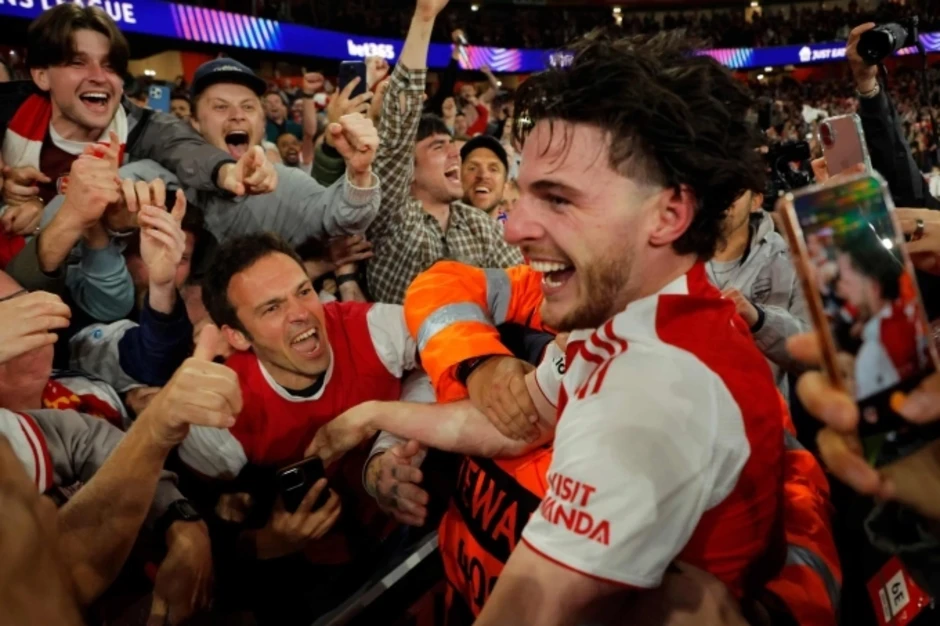Rooney: 'Arsenal ăn mừng quá lố khi vào chung kết' Rooney: 'Arsenal ăn mừng quá lố khi vào chung kết'