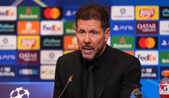 Simeone bảo vệ VAR sau khi Atletico đánh bại Barcelona