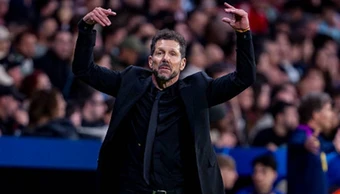 Simeone trừng phạt sai lầm hệ thống của Hansi Flick