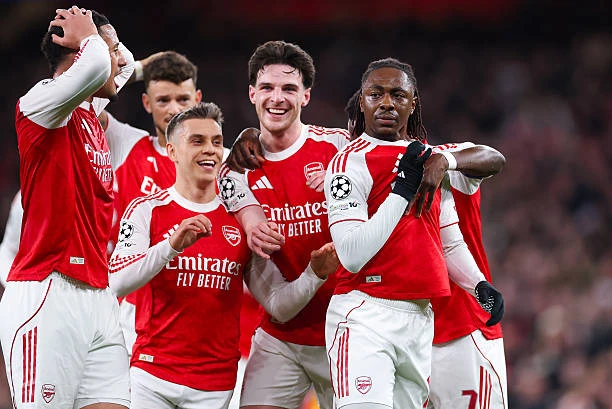 Sức ép khổng lồ bắt đầu bủa vây Arsenal ở Champions League