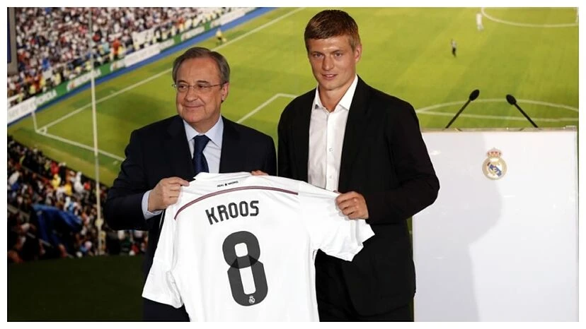 Toni Kroos và đường thẳng hoàn hảo của bóng đá hiện đại Toni Kroos và đường thẳng hoàn hảo của bóng đá hiện đại