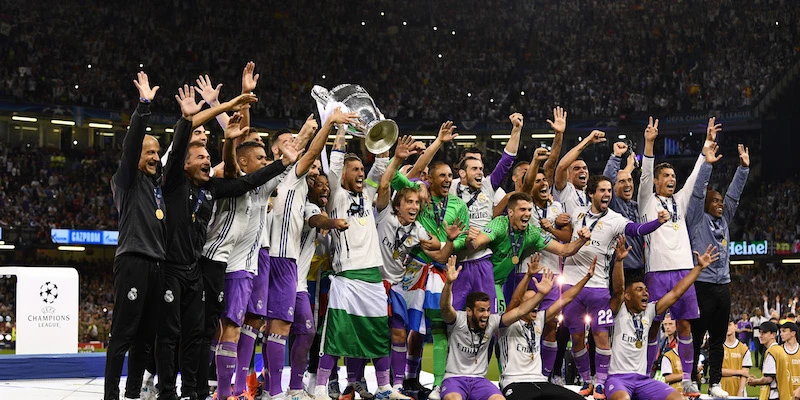 Toni Kroos và đường thẳng hoàn hảo của bóng đá hiện đại Toni Kroos và đường thẳng hoàn hảo của bóng đá hiện đại