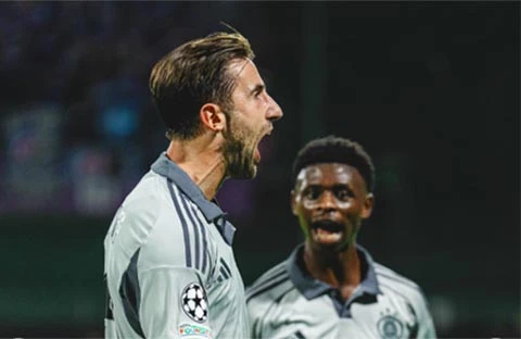Yaya Toure làm nên lịch sử!