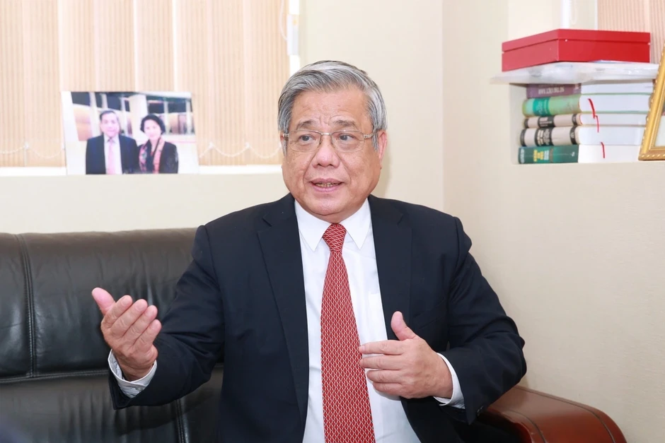 “4 kiên định” - Giữ nguyên tắc, mở đường cho đổi mới “4 kiên định” - Giữ nguyên tắc, mở đường cho đổi mới