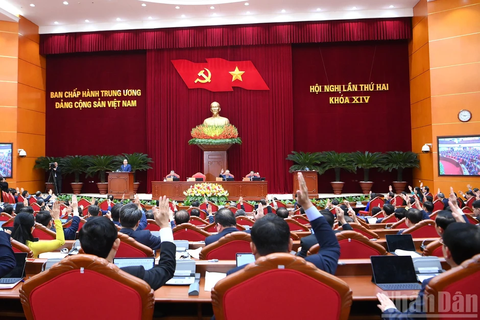 [Ảnh] Bế mạc Hội nghị lần thứ hai Ban Chấp hành Trung ương Đảng khóa XIV