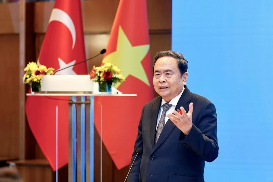 [Ảnh] Chủ tịch Quốc hội gặp gỡ cộng đồng người Việt Nam tại Thổ Nhĩ Kỳ