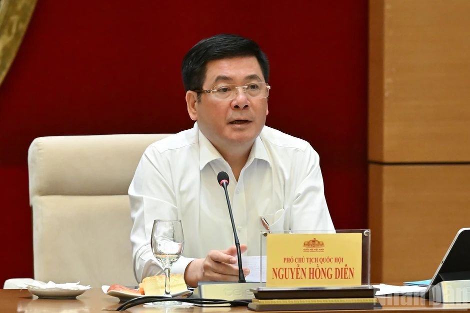 [Ảnh] Chủ tịch Quốc hội Trần Thanh Mẫn làm việc với Thường trực Ủy ban Khoa học, Công nghệ và Môi trường