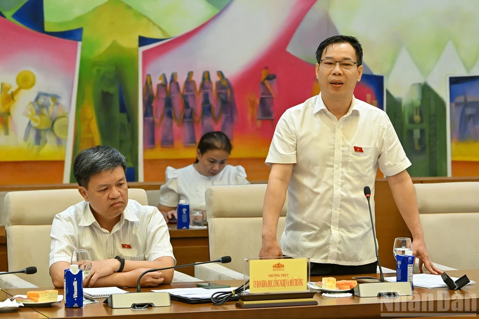 [Ảnh] Chủ tịch Quốc hội Trần Thanh Mẫn làm việc với Thường trực Ủy ban Khoa học, Công nghệ và Môi trường