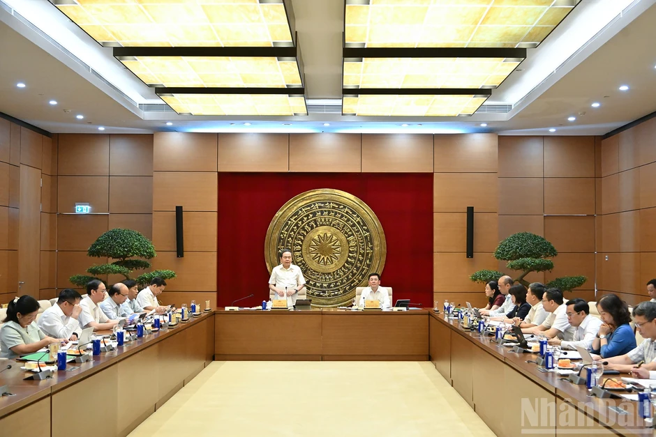 [Ảnh] Chủ tịch Quốc hội Trần Thanh Mẫn làm việc với Thường trực Ủy ban Khoa học, Công nghệ và Môi trường