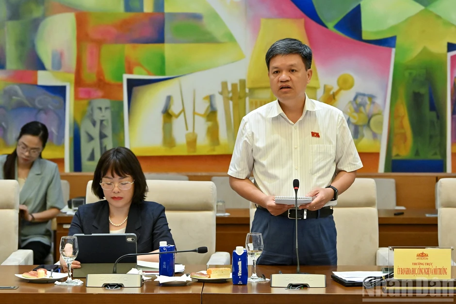 [Ảnh] Chủ tịch Quốc hội Trần Thanh Mẫn làm việc với Thường trực Ủy ban Khoa học, Công nghệ và Môi trường