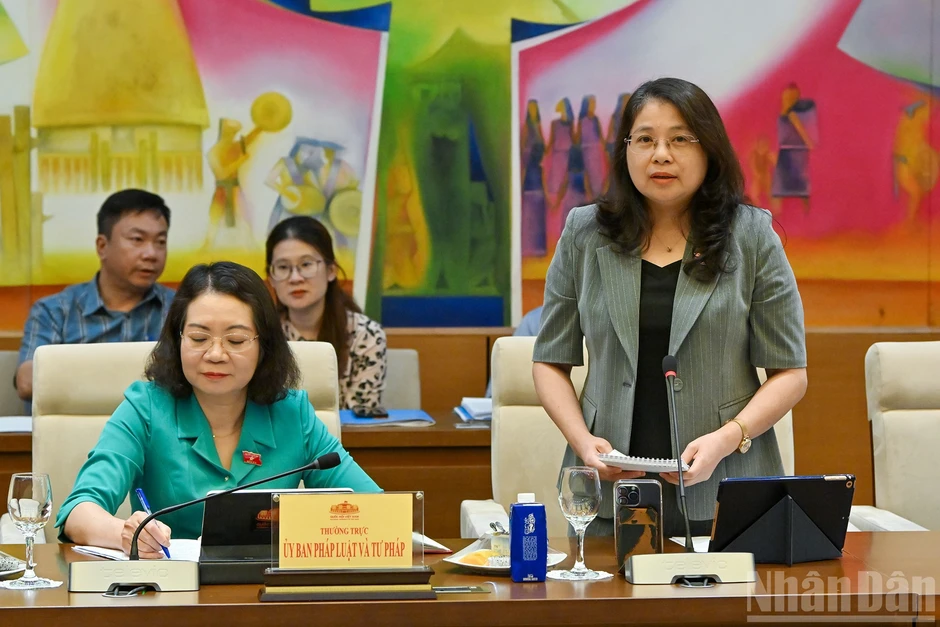 [Ảnh] Chủ tịch Quốc hội Trần Thanh Mẫn làm việc với Thường trực Ủy ban Pháp luật và Tư pháp
