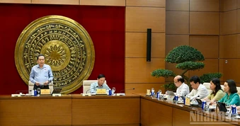 [Ảnh] Chủ tịch Quốc hội Trần Thanh Mẫn làm việc với Thường trực Ủy ban Pháp luật và Tư pháp
