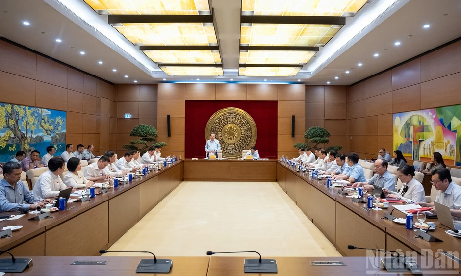 [Ảnh] Chủ tịch Quốc hội Trần Thanh Mẫn làm việc với Thường trực Ủy ban Quốc phòng, An ninh và Đối ngoại