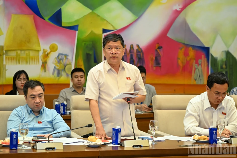 [Ảnh] Chủ tịch Quốc hội Trần Thanh Mẫn làm việc với Thường trực Ủy ban Văn hóa và Xã hội