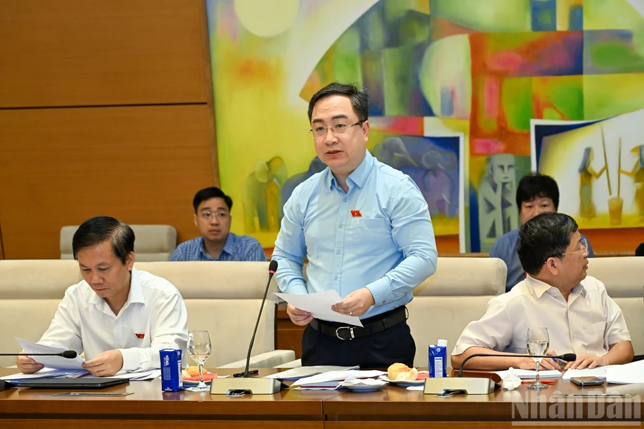 [Ảnh] Chủ tịch Quốc hội Trần Thanh Mẫn làm việc với Thường trực Ủy ban Văn hóa và Xã hội