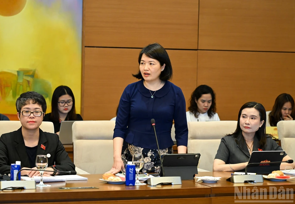 [Ảnh] Chủ tịch Quốc hội Trần Thanh Mẫn làm việc với Thường trực Ủy ban Văn hóa và Xã hội