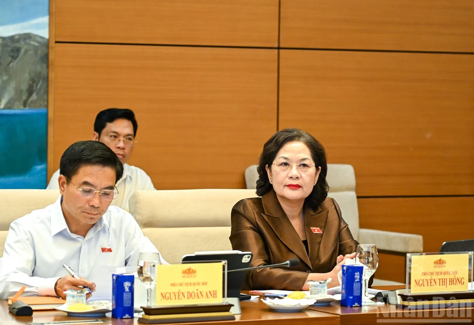 [Ảnh] Chủ tịch Quốc hội Trần Thanh Mẫn làm việc với Văn phòng Quốc hội